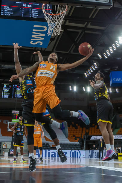 他迈向更高 他迈向更高