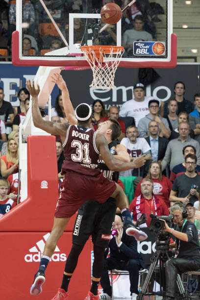 于世界各地 于世界各地